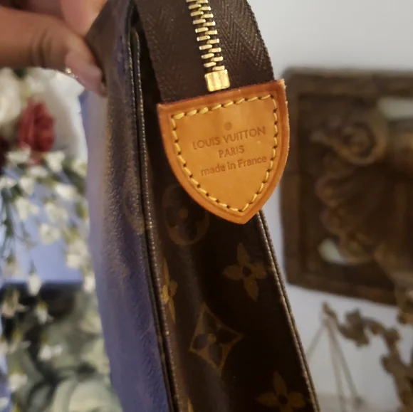Louis Vuitton Monogram Toiletry Pouch Pochette - Picture 3 of 14